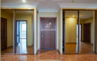 Екатеринбург, ул. Юмашева,15