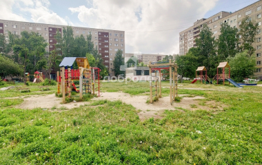 Екатеринбург, б-р. Сиреневый,5