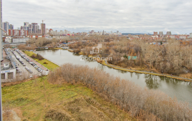 Екатеринбург, ул. Юмашева,15