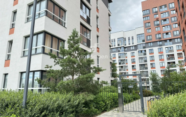 Екатеринбург, б-р. Золотистый,7