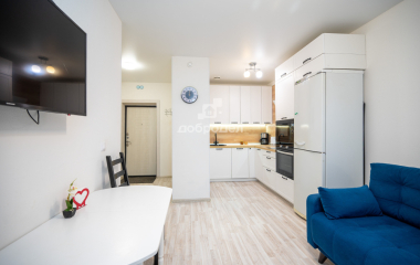 Екатеринбург, ул. Хрустальногорская,93