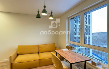 Екатеринбург, ул. Хуторская,1/4