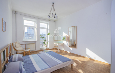 Екатеринбург, пр-кт. Космонавтов,48