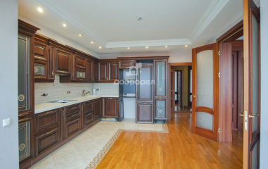 Екатеринбург, ул. Юмашева,15