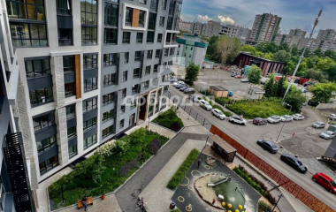 Екатеринбург, ул. 8 Марта,204г/2