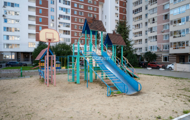Екатеринбург, ул. Ясная,35