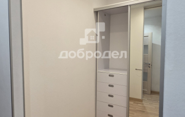 Екатеринбург, ул. Адмирала Ушакова,4