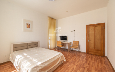 Екатеринбург, ул. Белинского,180