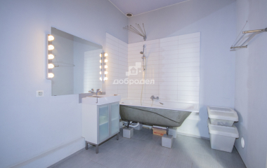 Екатеринбург, пр-кт. Космонавтов,48