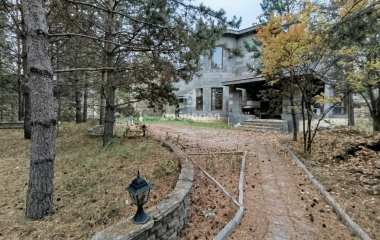 Екатеринбург, Рассоха ЮГ ул. Светлая 4