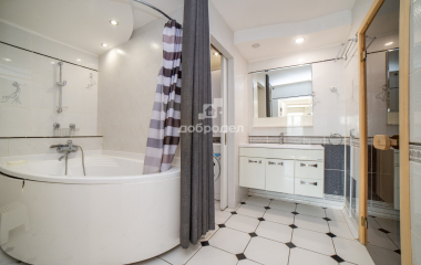 Екатеринбург, ул. Щорса,24