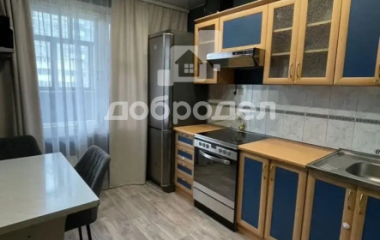 Екатеринбург, б-р. Самоцветный,6