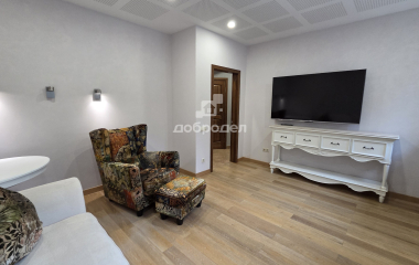 Екатеринбург, ул. Адмирала Ушакова,4