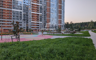 Екатеринбург, мкр. Светлый,10