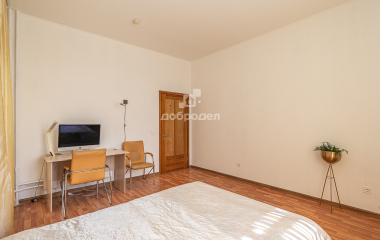 Екатеринбург, ул. Белинского,180