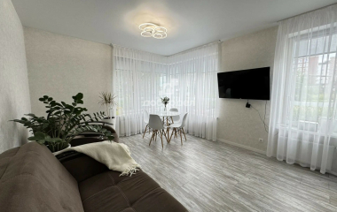 Екатеринбург, б-р. Золотистый,7