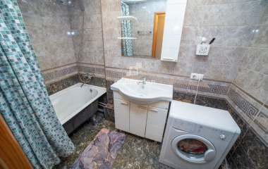 Екатеринбург, ул. Белинского,218 к 1