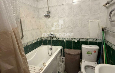 Екатеринбург, ул. 40-летия Октября,82