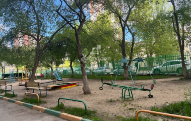 Екатеринбург, ул. Парниковая,1