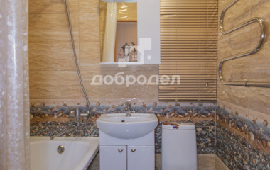 Екатеринбург, ул. Бакинских комиссаров,60