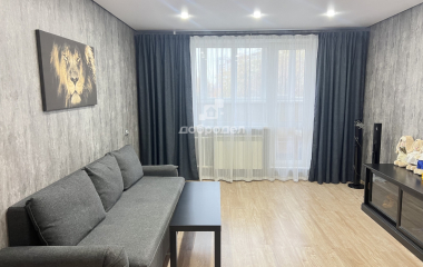 Екатеринбург, ул. Крестинского,27