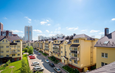 Екатеринбург, ул. Очеретина,8