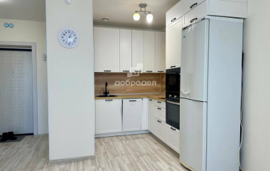 Екатеринбург, ул. Хрустальногорская,93