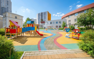 Екатеринбург, ул. Кировградская,4