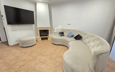 Екатеринбург, ул. Адмирала Ушакова,4