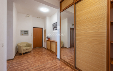 Екатеринбург, ул. Белинского,180