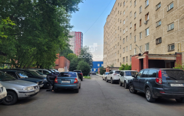Екатеринбург, ул. Таежная,8