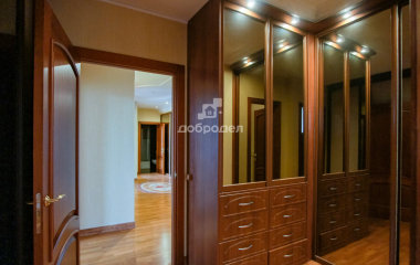 Екатеринбург, ул. Юмашева,15