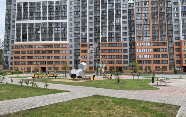 Екатеринбург, мкр. Светлый,11