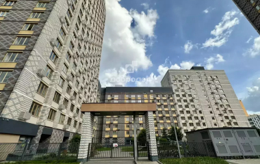 Екатеринбург, ул. Хрустальногорская,87
