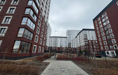 Екатеринбург, б-р. Золотистый,11