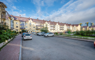 Екатеринбург, ул. Очеретина,8