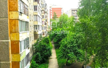 Екатеринбург, б-р. Сиреневый,17