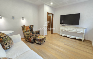 Екатеринбург, ул. Адмирала Ушакова,4