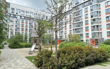 Екатеринбург, б-р. Золотистый,7