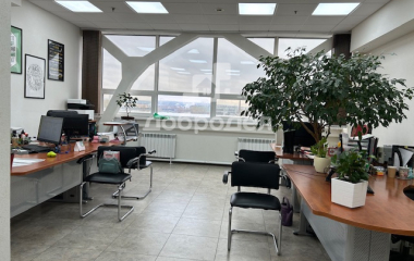 Екатеринбург, ул. Крестинского,44