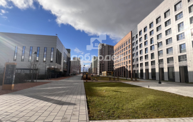 Екатеринбург, б-р. Золотистый,19