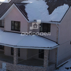 Коттедж | 180.00 м² 01