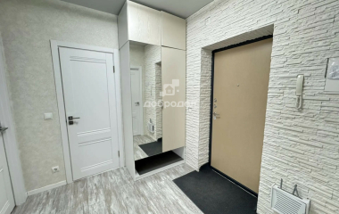 Екатеринбург, б-р. Золотистый,7