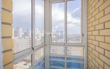 Екатеринбург, ул. Николая Островского,5