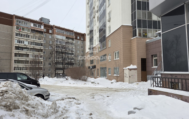 Екатеринбург, ул. Красных командиров,17