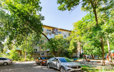 Екатеринбург, ул. Братская,25