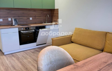 Екатеринбург, ул. Хуторская,1/4