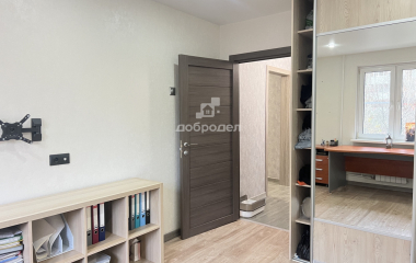 Екатеринбург, ул. Крестинского,27