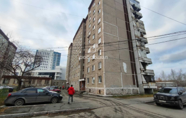 Екатеринбург, ул. 40-летия Комсомола,32/2