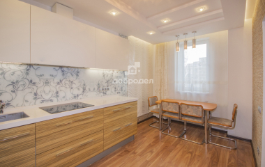 Екатеринбург, ул. Серафимы Дерябиной,37